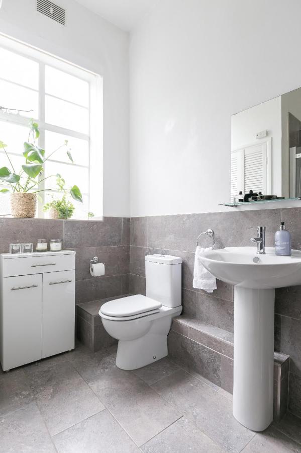 Chic 1 Bedroom Apartment In Bloomsbury, Sleeps 4 Londyn Zewnętrze zdjęcie