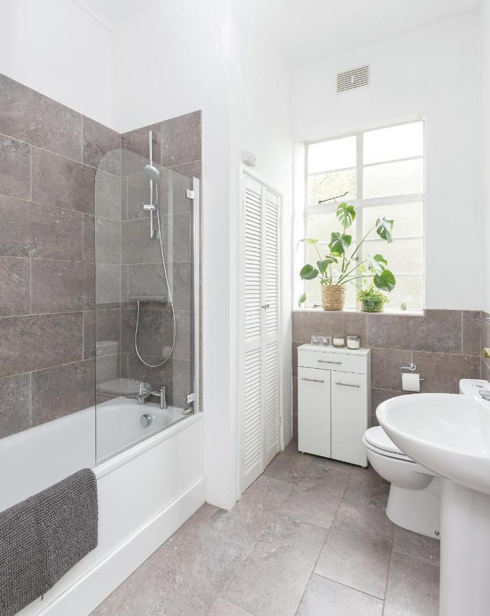 Chic 1 Bedroom Apartment In Bloomsbury, Sleeps 4 Londyn Zewnętrze zdjęcie